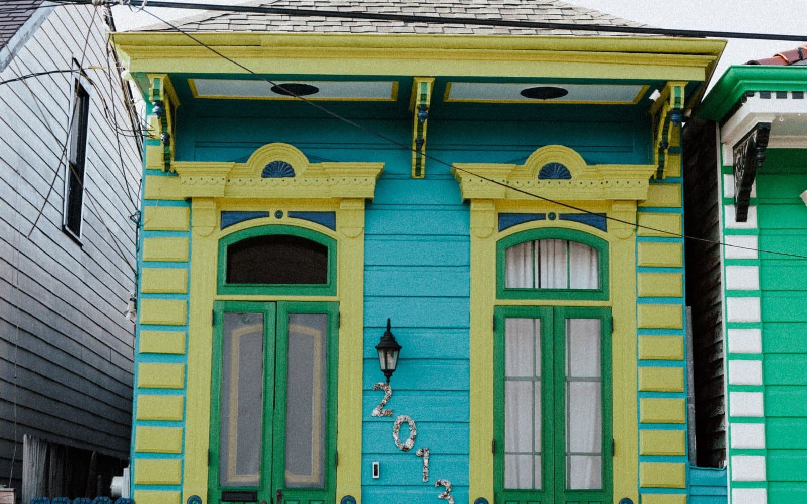 Historic house fronts in their painted colors